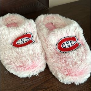 NHL Canadian slippers size 9-10